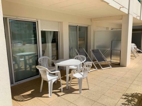Apartamento T2 Terrace On The Ground Floor-pool-golf-park