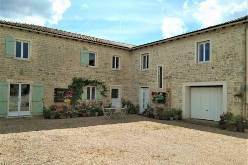 Chez Noi@48 : Whole House Rental, Bed & Breakfast