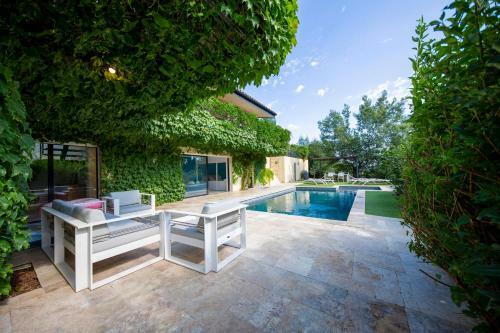 Belle Villa Avec Piscine Au Calme 30min De Nice