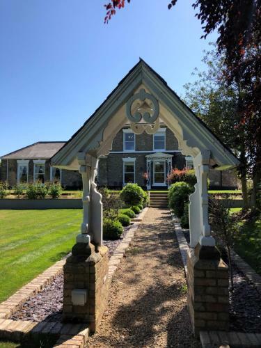 Bed & Breakfast Dunedin Country House