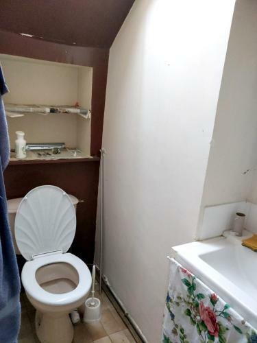 Maison de 2 Chambres Avec Jardin Clos Et Wifi A Echalot