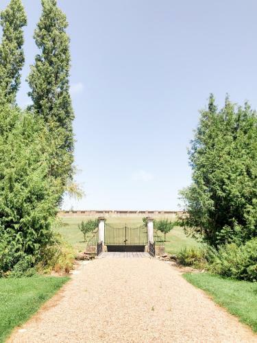 Hostal Ch�teau Du Domaine Du R�veillon