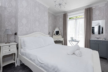 Hostal Westbourne Hotel - Guest House