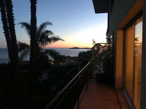 Apartamento Eze Bord De Mer Terrasse Plage A 6 Min