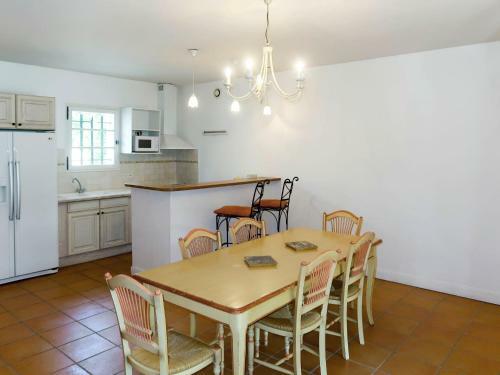 Holiday Home Hameaux de La Calade - Fen171