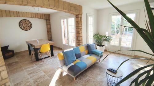 Tr�s Belle Maison 80mcarr�s Jardin Parking