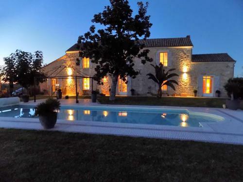 Cozy Holiday Home In Frontenac With Private Pool