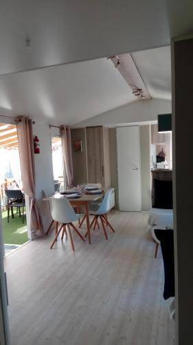 Camping Le Montourey Azur 78