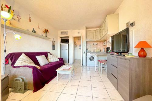 Apartamento Bright Apt With Swimming Pool And Balcony