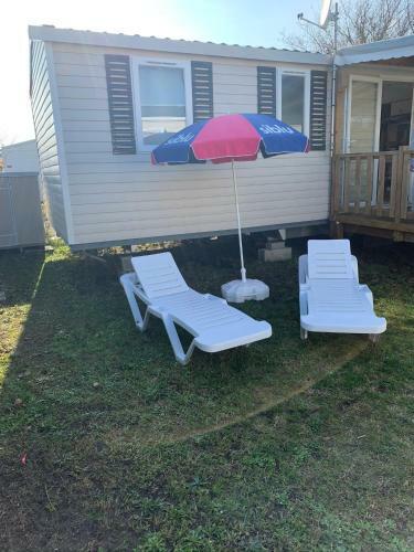 Mobilhome Dans Un Village 4*