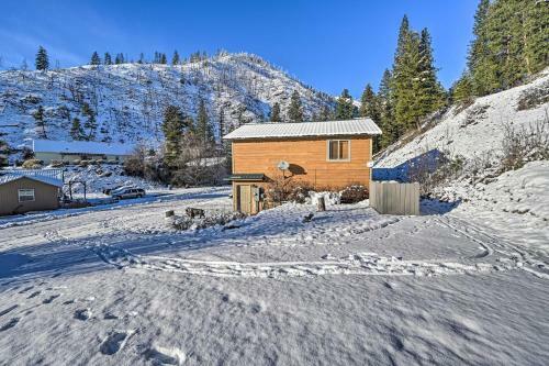 Peaceful Superior Home With Fire Pit And Mtn View