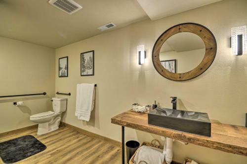 Modern Townhome With Rooftop Deck And Hot Tub!