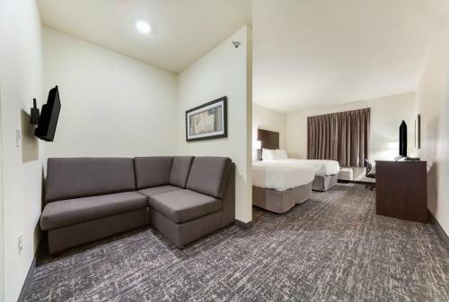 Cobblestone Hotel & Suites - Cozad