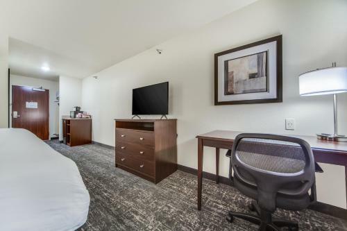 Cobblestone Hotel & Suites - Cozad