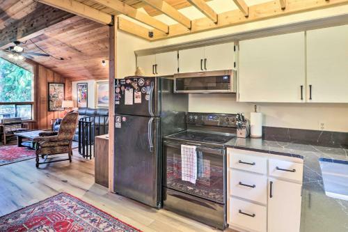 Apartamento Whitefish Escape With Deck 3 Mi To Ski Resort!