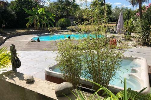 Pau Villa 250m2 Piscine Et Jacuzzy.