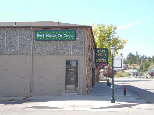 Bear Lodge Motel