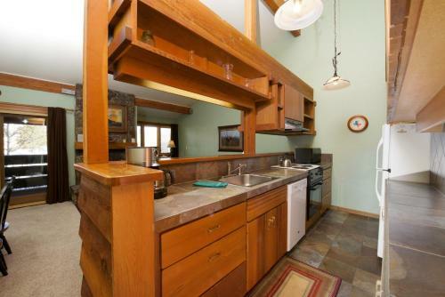 Hotel The Aspens Racquet Club