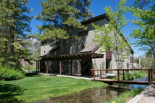 Hotel The Aspens Racquet Club
