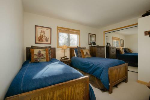 Hotel The Aspens Racquet Club