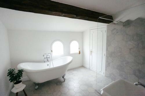 Villa Luxury Proven�al Retreat 5 Mins From Valbonne