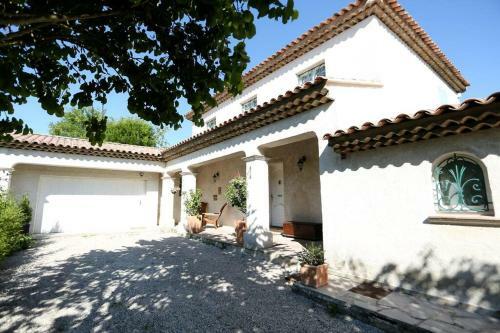 Villa Luxury Proven�al Retreat 5 Mins From Valbonne