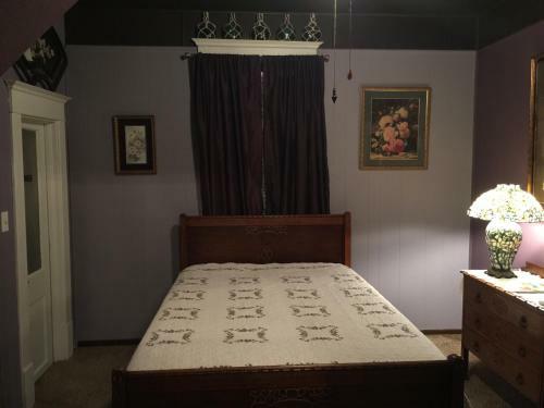 1912 Nostalgic Train Crew B&B