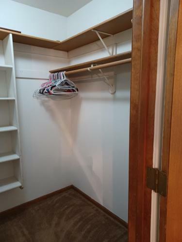 Private Room In Popular Millard Area West Omaha