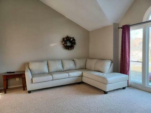 Private Room In Popular Millard Area West Omaha