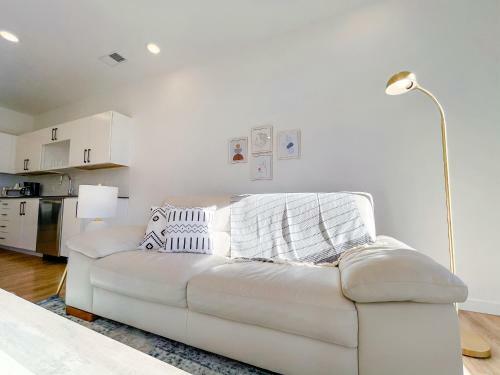 Bright 1bd/1ba Downtown Omaha Apartments