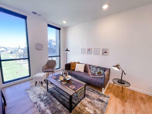 Bright 1bd/1ba Downtown Omaha Apartments