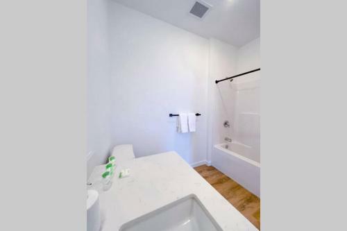 Bright 1bd/1ba Downtown Omaha Apartments