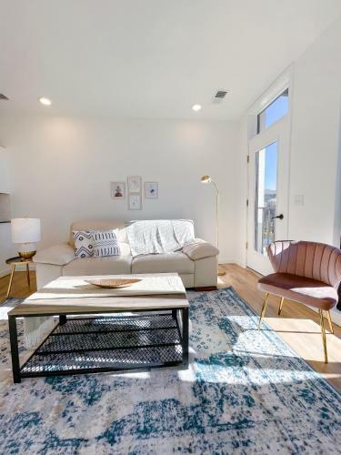 Bright 1bd/1ba Downtown Omaha Apartments