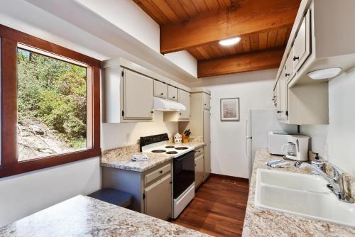 Lakeshore Terrace Delight