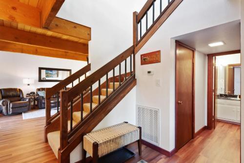 Lakeshore Terrace Delight