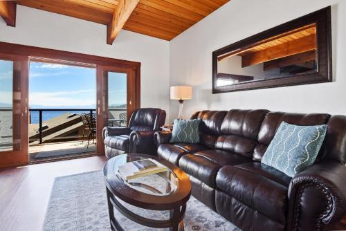 Lakeshore Terrace Delight