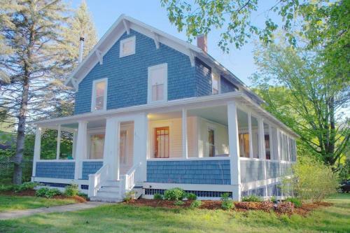 The Craftsman Farmhouse With Modern Flair