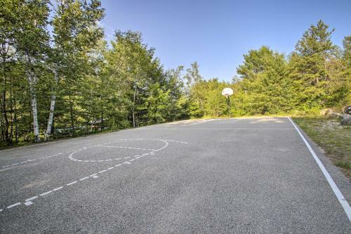 Deluxe North Conway Home With Game Room And Fire Pit!