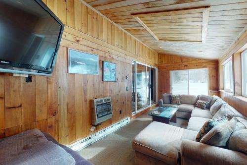 Tranquil Mountain Lodge