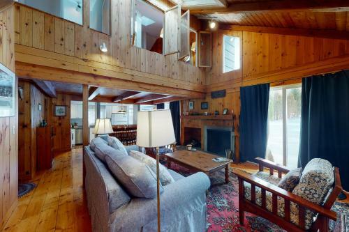 Tranquil Mountain Lodge