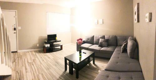 Villa 2 Bedrooms, 2 Bathrooms, Whole House, Two Floors