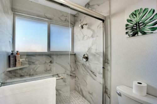 Modern Lockdown At 7br, 4ba, Pool, Spa And Games 31 Days Only