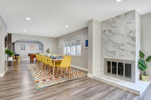 Modern Lockdown At 7br, 4ba, Pool, Spa And Games 31 Days Only
