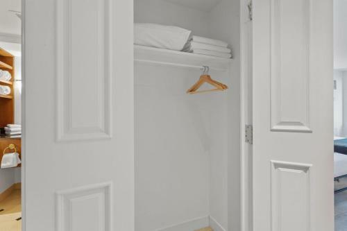 Apartamento Two Beachfront Stylish Cozysuites On The Boardwalk
