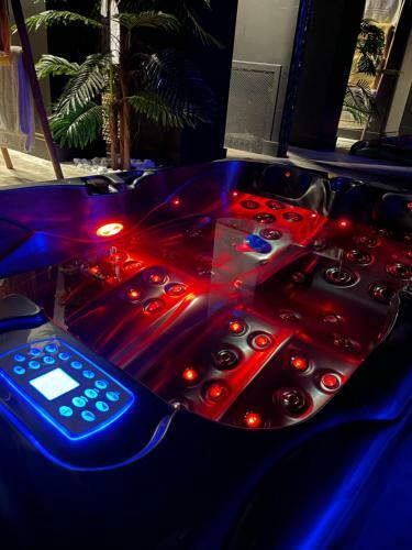 Hotel La Suite Grenoble Spa Jacuzzi Et Sauna Privatif