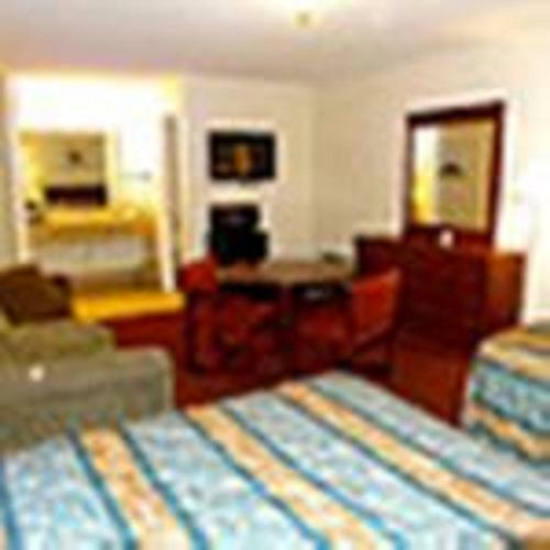 The Whispering Pines Motel- Whitestone