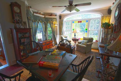 Phineas Swann Bed & Breakfast Inn