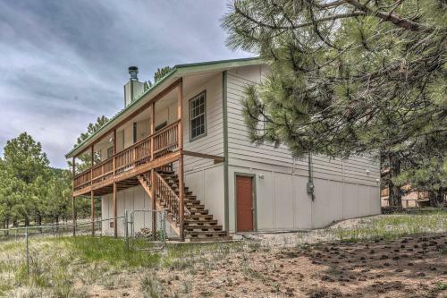 Charming Cloudcroft Cabin With Deck And Mtn Views
