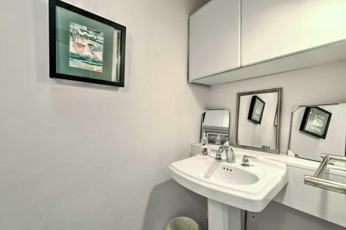 El Prado Home With Hot Tub, Panoramic Mtn Views