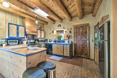 El Prado Home With Hot Tub, Panoramic Mtn Views